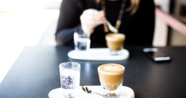 2人でカフェでお茶