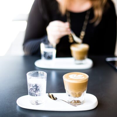 2人でカフェでお茶
